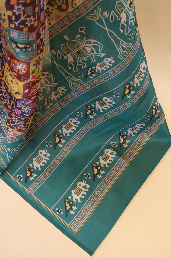 Firoji_Smooth_Silk_Saree_With_Patola_Print